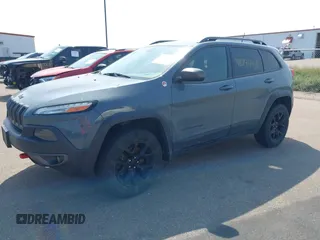 2015 Jeep Cherokee Trailhawk с VIN 1C4PJMBS7FW569497, выставлен на аукционе IAAI как лот 42744459 с пробегом 177 265 миль миль и . История ставок и продаж доступна на DreamBid. Изображение 17.