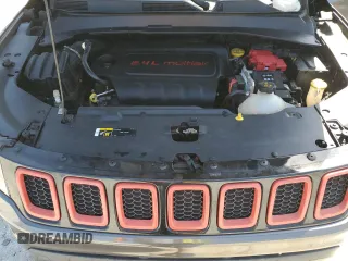 2019 Jeep Compass Trailhawk z VIN 3C4NJDDB1KT722170, wystawiony jako Copart lot #65063285 z przebiegiem 91 809 mil mil oraz Czysty tytuł • Clean title. Historia ofert i sprzedaży dostępna na DreamBid. Obrazek 12.
