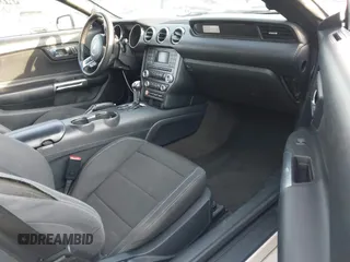 2016 Ford Mustang V6 z VIN 1FATP8EMXG5243434, wystawiony jako IAAI lot #41484039 z przebiegiem 131 032 mil mil oraz . Historia ofert i sprzedaży dostępna na DreamBid. Obrazek 5.