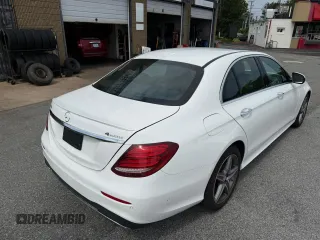 2017 Mercedes-Benz E 300 Luxury with VIN WDDZF4KB1HA058612, listed as a Copart auction lot 62069435 with 160,626 mi miles and Clean title. Bid and sale history available at DreamBid. Image 3.