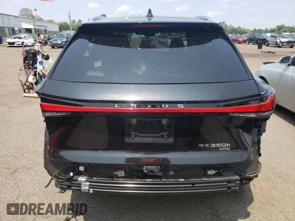 2024 Lexus RX 350h z VIN 2T2BBMCA3RC042028, wystawiony jako Copart lot #59934405 z przebiegiem 61 837 mil mil oraz Szkoda całkowita • Salvage title. Historia ofert i sprzedaży dostępna na DreamBid. Obrazek 6.