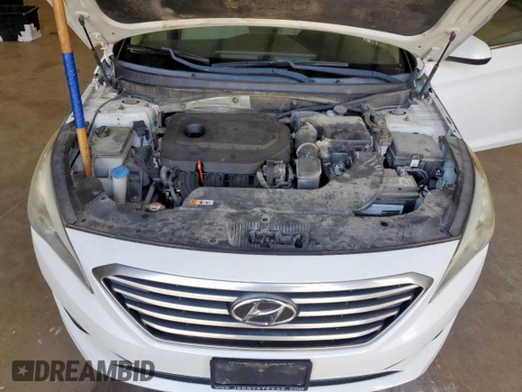2016 Hyundai Sonata SE z VIN 5NPE24AF7GH260421, wystawiony jako Copart lot #59781355 z przebiegiem 134 666 mil mil oraz Czysty tytuł • Clean title. Historia ofert i sprzedaży dostępna na DreamBid. Obrazek 11.