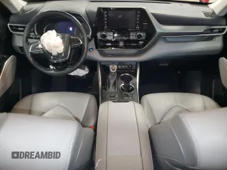 2021 Toyota Highlander XLE with VIN 5TDGZRBHXMS546223, listed as a Copart auction lot 57994635 with 69,413 mi miles and Salvage title. Bid and sale history available at DreamBid. Image 8.
