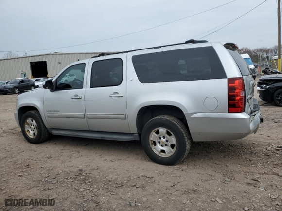 2010 Chevrolet Suburban LT with VIN 1GNUKJE37AR172308, listed as a Copart auction lot 51236005 with 192,270 mi miles and Salvage Title. Bid and sale history available at carsss.com. Image 2.
