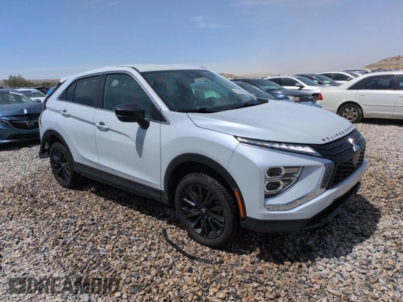 2023 Mitsubishi Eclipse Cross LE z VIN JA4ATVAA1PZ028115, wystawiony jako Copart lot #56330525 z przebiegiem 32 549 mil mil oraz Szkoda całkowita • Salvage title. Historia ofert i sprzedaży dostępna na DreamBid. Obrazek 4.