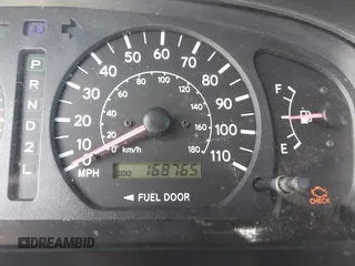 2000 Toyota Sienna LE with VIN 4T3ZF13C3YU220127, listed as a IAAI auction lot 41885903 with 168,765 mi miles. Bid and sale history available at carsss.com. Image 15.
