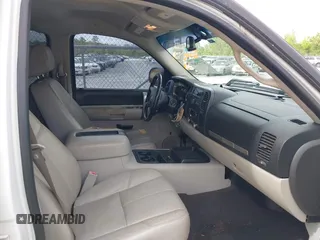 2008 Chevrolet Silverado 1500 with VIN 3GCEC13Y18G194470, listed as a IAAI auction lot 42175368 with 316,159 mi miles and . Bid and sale history available at DreamBid. Image 5.