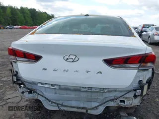 2018 Hyundai Sonata Limited with VIN 5NPE34AF9JH624049, listed as a IAAI auction lot 41977082 with 43,040 mi miles. Bid and sale history available at carsss.com. Image 16.