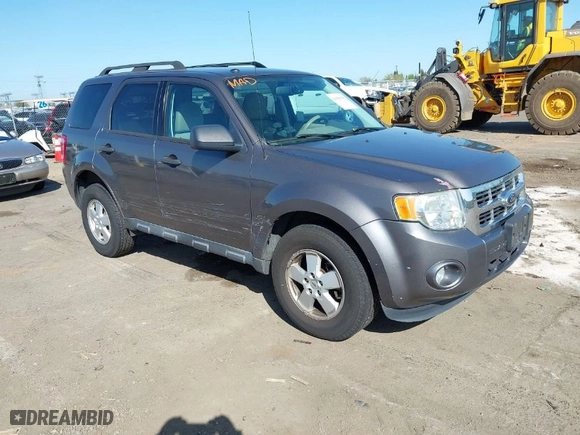 2012 Ford Escape XLT with VIN 1FMCU0D72CKC85247, listed as a IAAI auction lot 41986998 with 176,092 mi miles. Bid and sale history available at carsss.com. Image 1.