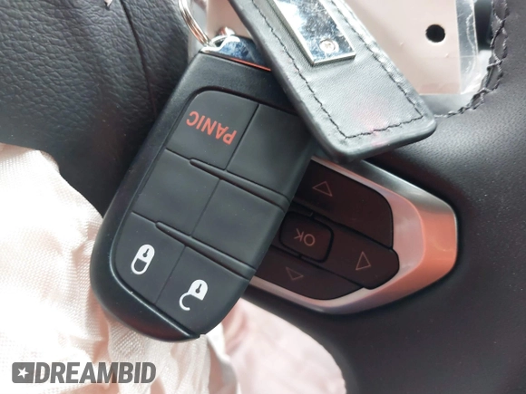 2025 Jeep Compass Latitude with VIN 3C4NJDBN1ST518028, listed as a IAAI auction lot 41096283 with 1,402 mi miles and . Bid and sale history available at DreamBid. Image 11.