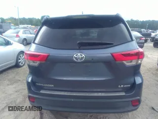 2018 Toyota Highlander LE with VIN 5TDBZRFH6JS800526, listed as a IAAI auction lot 42042575 with 129,208 mi miles and . Bid and sale history available at DreamBid. Image 16.