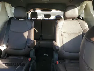 2024 Toyota Sienna Platinum z VIN 5TDESKFC8RS128364, wystawiony jako Copart lot #77888984 z przebiegiem 10 929 mil mil oraz Szkoda całkowita • Salvage title. Historia ofert i sprzedaży dostępna na DreamBid. Obrazek 10.