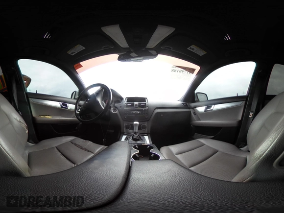 2008 Mercedes-Benz C 300 Sport z VIN WDDGF54X48R014482, wystawiony jako IAAI lot #41798188 z przebiegiem 140 179 mil mil oraz . Historia ofert i sprzedaży dostępna na DreamBid. Obrazek 19.