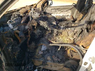 2014 Kia Sorento LX z VIN 5XYKTDA62EG490243, wystawiony jako Copart lot #53523275 z przebiegiem Nie podano mil oraz Nie do naprawy • Non repairable. Historia ofert i sprzedaży dostępna na DreamBid. Obrazek 7.
