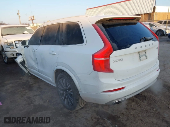 2020 Volvo XC90 Momentum z VIN YV4A221K6L1560952, wystawiony jako IAAI lot #41340408 z przebiegiem 105 731 mil mil oraz . Historia ofert i sprzedaży dostępna na DreamBid. Obrazek 3.