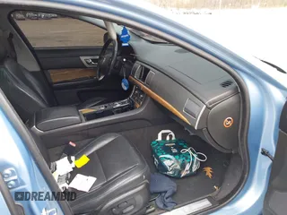 2009 Jaguar XF with VIN SAJWA07C091R41920, listed as a IAAI auction lot 41584844 with Not Provided miles and . Bid and sale history available at DreamBid. Image 5.