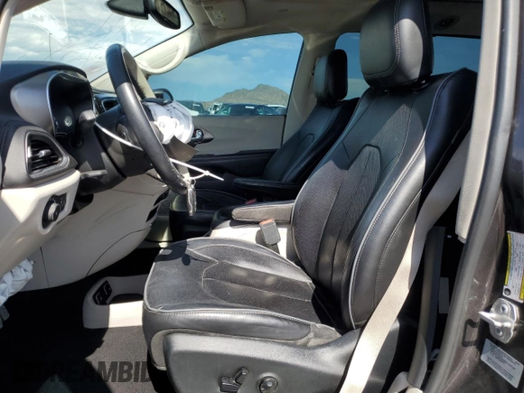 2017 Chrysler Pacifica Limited with VIN 2C4RC1GG2HR804955, listed as a Copart auction lot 74741074 with 117,936 mi miles and Salvage title. Bid and sale history available at DreamBid. Image 7.