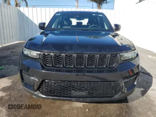 2023 Jeep Grand Cherokee Altitude with VIN 1C4RJGAG0PC647774, listed as a Copart auction lot 88018375 with 33,283 mi miles and Clean title. Bid and sale history available at DreamBid. Image 5.