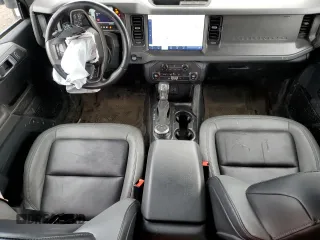 2024 Ford Bronco Big Bend z VIN 1FMDE7BH5RLA10657, wystawiony jako Copart lot #56905105 z przebiegiem 32 537 mil mil oraz Szkoda całkowita • Salvage title. Historia ofert i sprzedaży dostępna na DreamBid. Obrazek 8.
