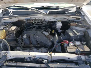 2008 Ford Escape XLT с VIN 1FMCU03128KC70462, выставлен на аукционе Copart как лот 57118055 с пробегом 215 790 миль миль и Списание • Salvage title. История ставок и продаж доступна на DreamBid. Изображение 12.