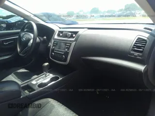 2016 Nissan Altima SR with VIN 1N4AL3AP9GC152060, listed as a IAAI auction lot 41696104 with 111,478 mi miles and . Bid and sale history available at carsss.com. Image 5.