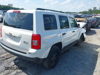 2013 Jeep Patriot Sport z VIN 1C4NJPBA4DD130489, wystawiony jako IAAI lot #42270017 z przebiegiem 165 773 mil mil oraz . Historia ofert i sprzedaży dostępna na DreamBid. Obrazek 4.