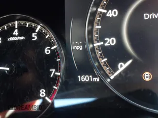 2025 Mazda CX-30 S Select Sport z VIN 3MVDMBBM4SM752011, wystawiony jako IAAI lot #41505023 z przebiegiem 1 601 mil mil oraz . Historia ofert i sprzedaży dostępna na DreamBid. Obrazek 16.