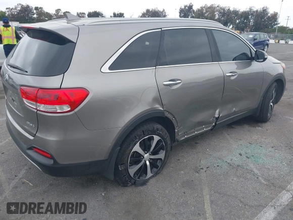 2017 Kia Sorento EX with VIN 5XYPH4A57HG228768, listed as a IAAI auction lot 42170840 with 125,420 mi miles and . Bid and sale history available at carsss.com. Image 4.