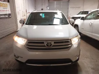 2011 Toyota Highlander Limited with VIN 5TDYK3EHXBS031334, listed as a IAAI auction lot 41521311 with 134,230 mi miles. Bid and sale history available at carsss.com. Image 12.