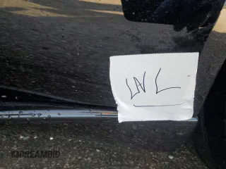 2018 Aston Martin DB11 V8 z VIN SCFRMFAW3JGL04645, wystawiony jako Copart lot #83042994 z przebiegiem Nie podano mil oraz Nie do naprawy. Historia ofert i sprzedaży dostępna na DreamBid. Obrazek 12.