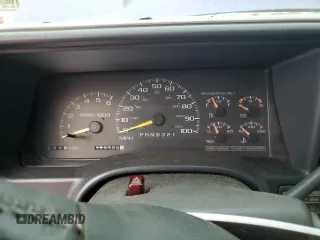 1998 GMC Yukon with VIN 1GKEK13R5WR514208, listed as a Copart auction lot 49724615 with 260,788 mi miles and Salvage Title. Bid and sale history available at carsss.com. Image 9.