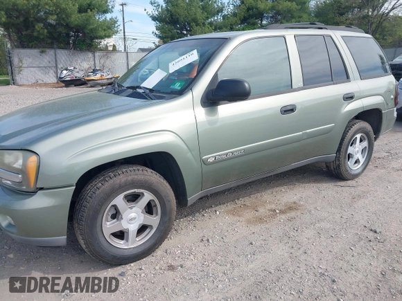 2003 Chevrolet TrailBlazer LS with VIN 1GNDT13S832378045, listed as a IAAI auction lot 42091110 with 105,807 mi miles. Bid and sale history available at carsss.com. Image 2.