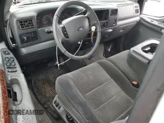 2003 Ford F-350 XL z VIN 1FTSW31P23EC19215, wystawiony jako Copart lot #87264274 z przebiegiem 290 656 mil mil oraz Nie do naprawy • Non repairable. Historia ofert i sprzedaży dostępna na DreamBid. Obrazek 8.