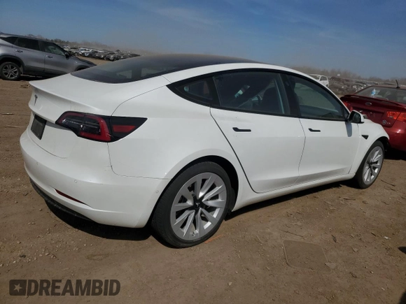 2021 Tesla Model 3 Standard Range Plus z VIN 5YJ3E1EA6MF059194, wystawiony jako Copart lot #53483595 z przebiegiem 22 072 mil mil oraz Szkody całkowita. Historia ofert i sprzedaży dostępna na DreamBid. Obrazek 3.