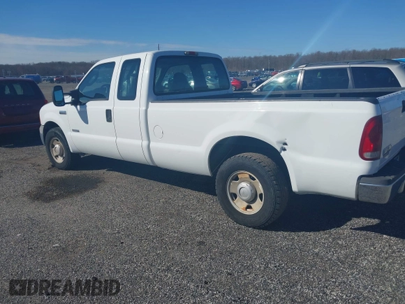 2005 Ford Super Duty F-250 XL with VIN 1FTSX20P35EB15506, listed as a IAAI auction lot 41756207 with 13,312 mi miles. Bid and sale history available at carsss.com. Image 3.