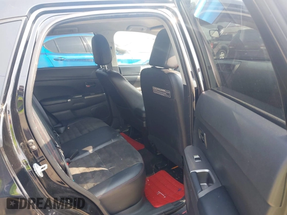2018 Mitsubishi Outlander SE with VIN JA4AP3AW8JU024233, listed as a IAAI auction lot 42372765 with 104,655 mi miles and . Bid and sale history available at DreamBid. Image 8.