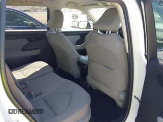 2022 Toyota Highlander LE with VIN 5TDBZRBH5NS580954, listed as a IAAI auction lot 42103401 with 40,391 mi miles and . Bid and sale history available at DreamBid. Image 8.