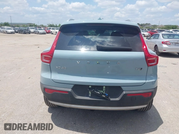 2019 Volvo XC40 Momentum with VIN YV4162UKXK2127207, listed as a IAAI auction lot 42221248 with 44,149 mi miles and . Bid and sale history available at DreamBid. Image 17.