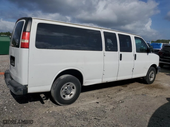 2016 Chevrolet Express Passenger LT with VIN 1GAZGPFG5G1238133, listed as a Copart auction lot 51679825 with 138,853 mi miles and Clean Title. Bid and sale history available at carsss.com. Image 3.