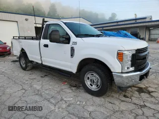 2017 Ford F-250 XL z VIN 1FTBF2A67HEE17619, wystawiony jako Copart lot #62890205 z przebiegiem 149 123 mil mil oraz Szkoda całkowita • Salvage title. Historia ofert i sprzedaży dostępna na DreamBid. Obrazek 4.