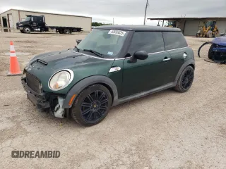 2011 MINI Hardtop S с VIN WMWSV3C52BTY21828, выставлен на аукционе Copart как лот 53895835 с пробегом 157 382 миль миль и Списание • Salvage title. История ставок и продаж доступна на DreamBid. Изображение 1.