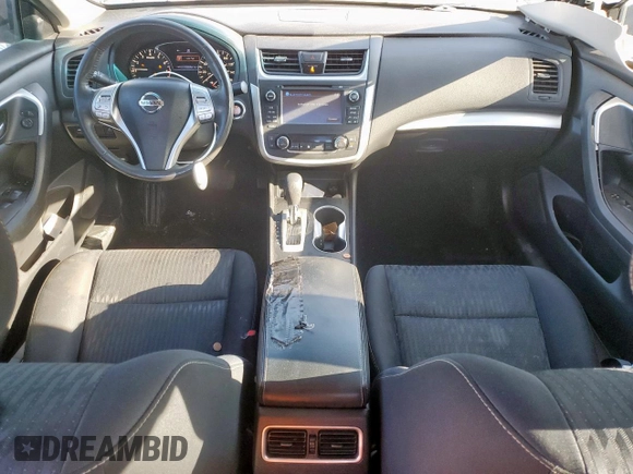 2017 Nissan Altima SV z VIN 1N4AL3AP7HC203508, wystawiony jako Copart lot #61232345 z przebiegiem 218 716 mil mil oraz Szkoda całkowita • Salvage title. Historia ofert i sprzedaży dostępna na DreamBid. Obrazek 8.