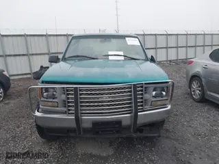 1995 Chevrolet C/K 1500 with VIN 1GCEK14Z9SZ141016, listed as a IAAI auction lot 41795606 with 261,799 mi miles. Bid and sale history available at carsss.com. Image 12.
