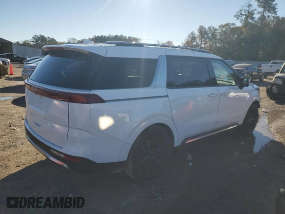 2024 Kia Carnival SX Prestige with VIN KNDNE5H36R6393595, listed as a Copart auction lot 84498434 with 10,495 mi miles and Salvage Title. Bid and sale history available at carsss.com. Image 3.