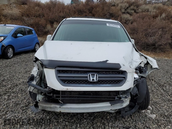 2005 Honda Pilot EX-L with VIN 2HKYF18595H532672, listed as a Copart auction lot 86704284 with 268,018 mi miles and Salvage Title. Bid and sale history available at carsss.com. Image 5.