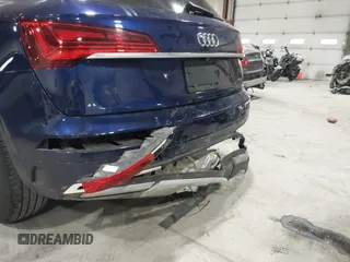 2021 Audi Q5 Premium with VIN WA1AAAFY5M2060669, listed as a IAAI auction lot 41485633 with 31,182 mi miles. Bid and sale history available at carsss.com. Image 18.