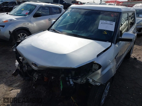 2012 Kia Soul with VIN KNDJT2A59C7391470, listed as a IAAI auction lot 41593186 with 83,299 mi miles. Bid and sale history available at carsss.com. Image 6.