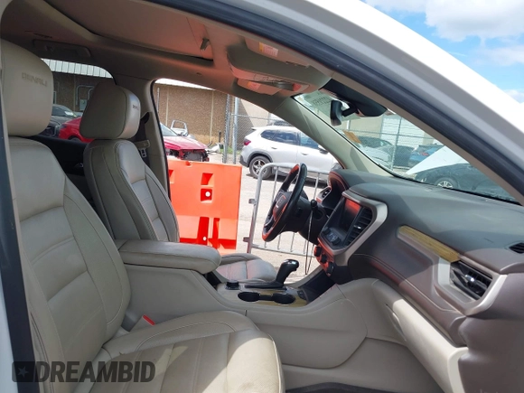 2018 GMC Acadia Denali z VIN 1GKKNPLSXJZ177348, wystawiony jako IAAI lot #42221558 z przebiegiem 115 281 mil mil oraz . Historia ofert i sprzedaży dostępna na DreamBid. Obrazek 5.
