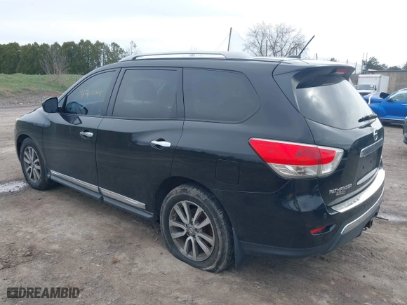 2014 Nissan Pathfinder S with VIN 5N1AR2MM5EC680563, listed as a IAAI auction lot 42020044 with 143,574 mi miles. Bid and sale history available at carsss.com. Image 3.