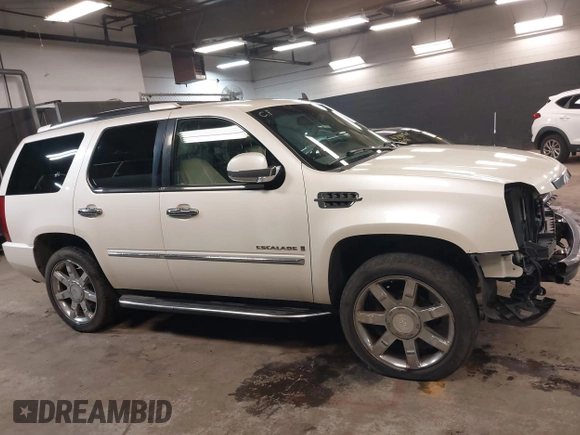 2007 Cadillac Escalade z VIN 1GYFK63837R238451, wystawiony jako IAAI lot #42368857 z przebiegiem 182 030 mil mil oraz . Historia ofert i sprzedaży dostępna na DreamBid. Obrazek 14.